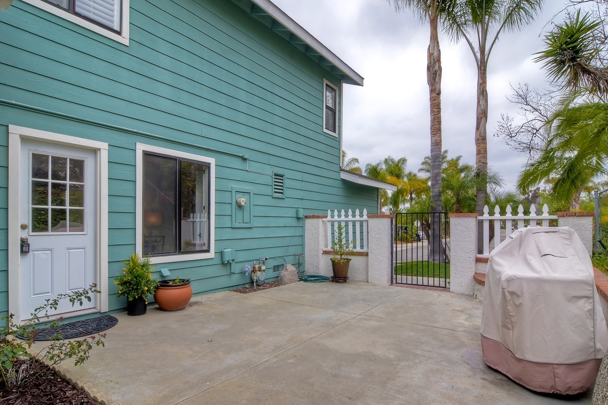 1845 Lodgepole Road San Marcos, CA 92078 - Photo 22 of 25 Left side patio entrance (looking at house)