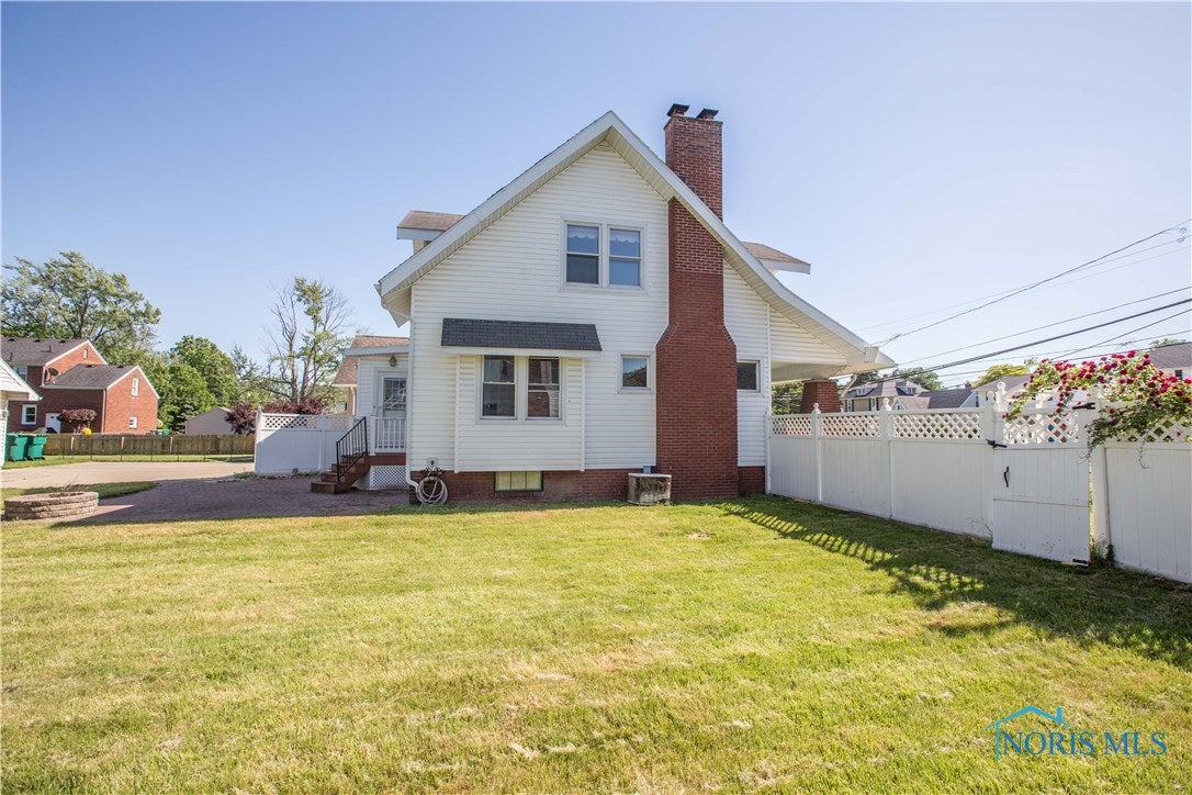 210 Colony Road Rossford, OH 43460 - Photo 6 of 34 Gallery Image 6