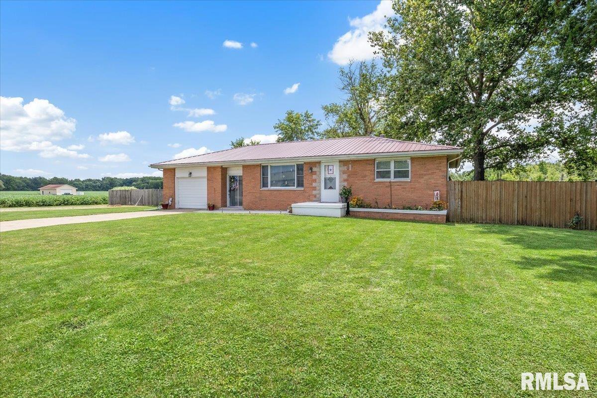 9810 Bell Fountain Road Dawson, IL 62520 - Photo 3 of 39 Gallery Image 3