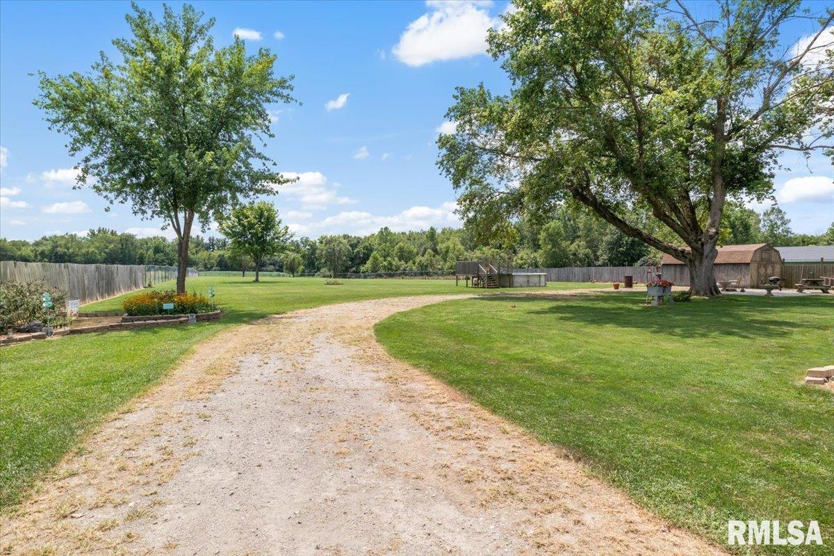 9810 Bell Fountain Road Dawson, IL 62520 - Photo 33 of 39 Gallery Image 33