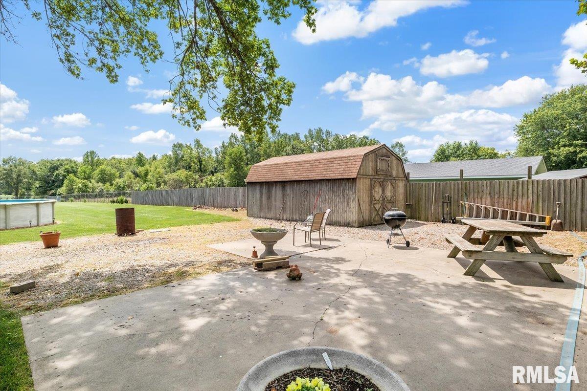9810 Bell Fountain Road Dawson, IL 62520 - Photo 35 of 39 Gallery Image 35