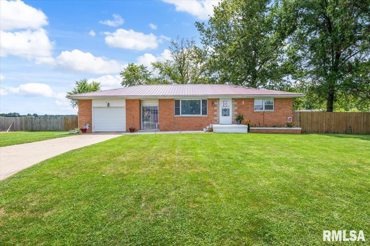 9810 Bell Fountain Road Dawson, IL 62520 - Photo 4 of 39 Gallery Image 4