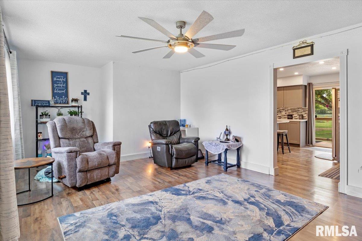 9810 Bell Fountain Road Dawson, IL 62520 - Photo 8 of 39 Gallery Image 8