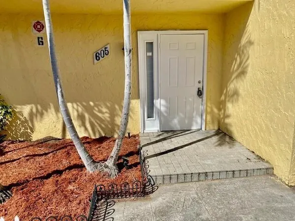 $2,100 | 605 Southwest 1st Court, Boynton Beach, FL 33435