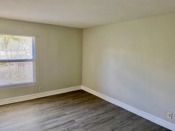 $2,100 | 605 Southwest 1st Court, Boynton Beach, FL 33435