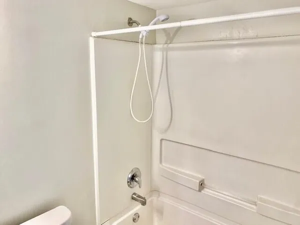 $2,100 | 605 Southwest 1st Court, Boynton Beach, FL 33435