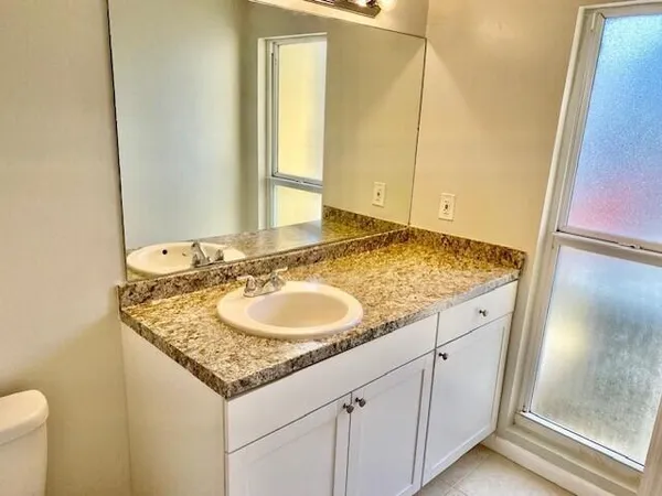 $2,100 | 605 Southwest 1st Court, Boynton Beach, FL 33435