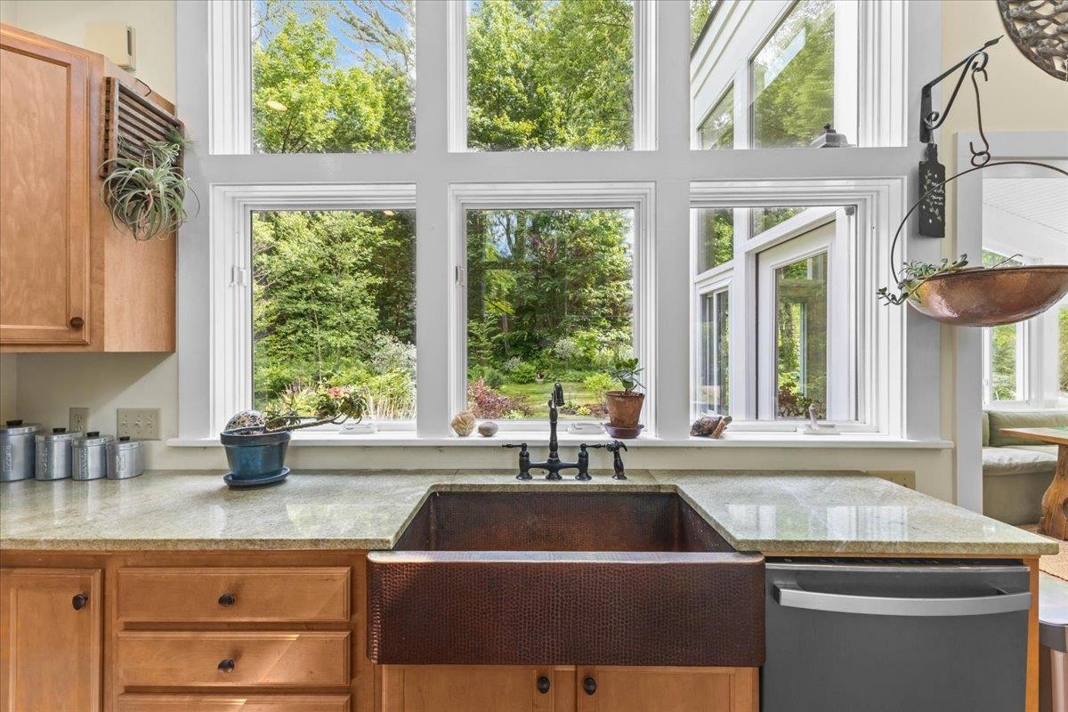 1954 Texas Hill Road Hinesburg, VT 05461 - Photo 11 of 52
