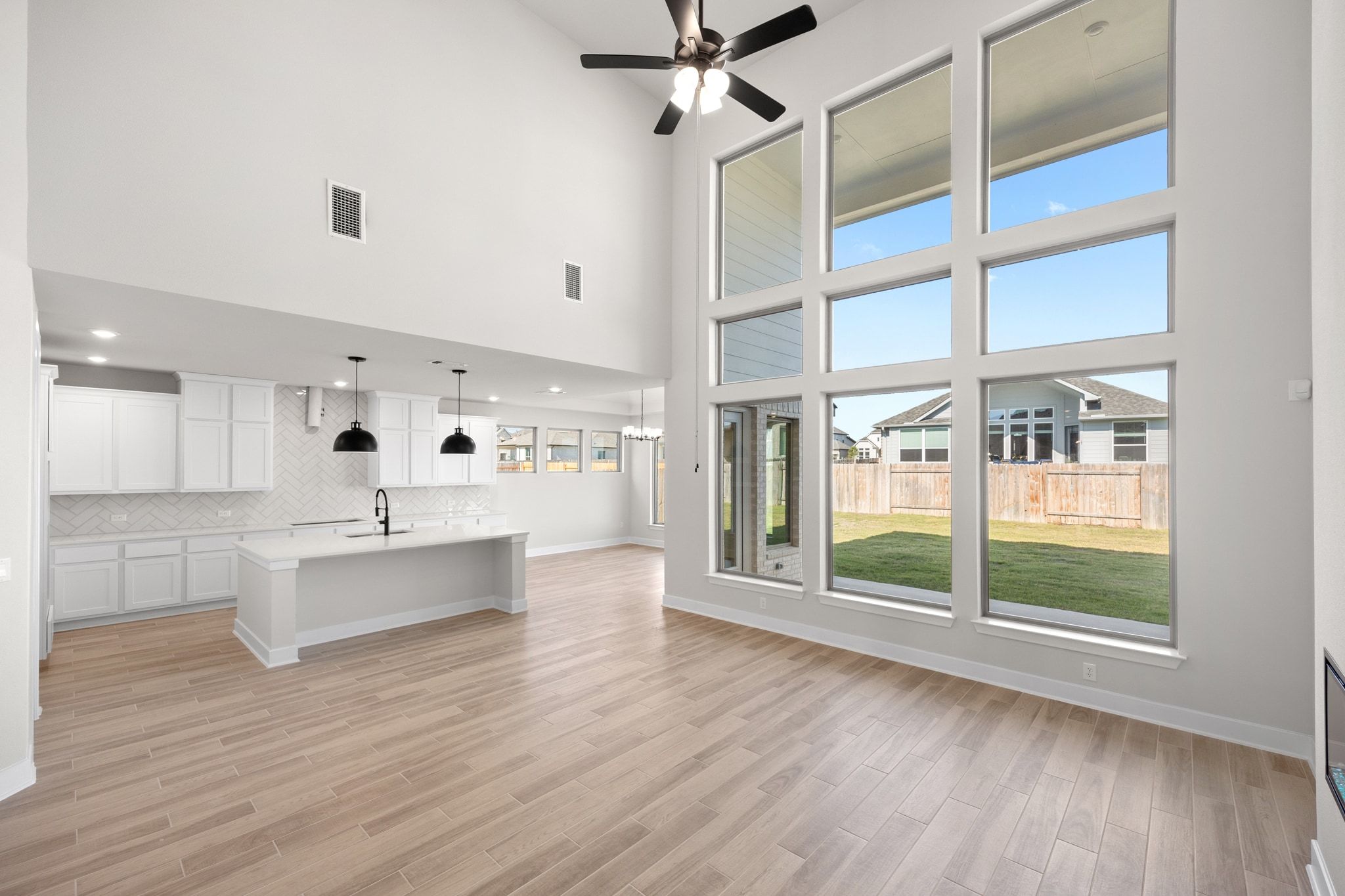 213 Crownbeard Street Georgetown, TX 78633 - Photo 4 of 31