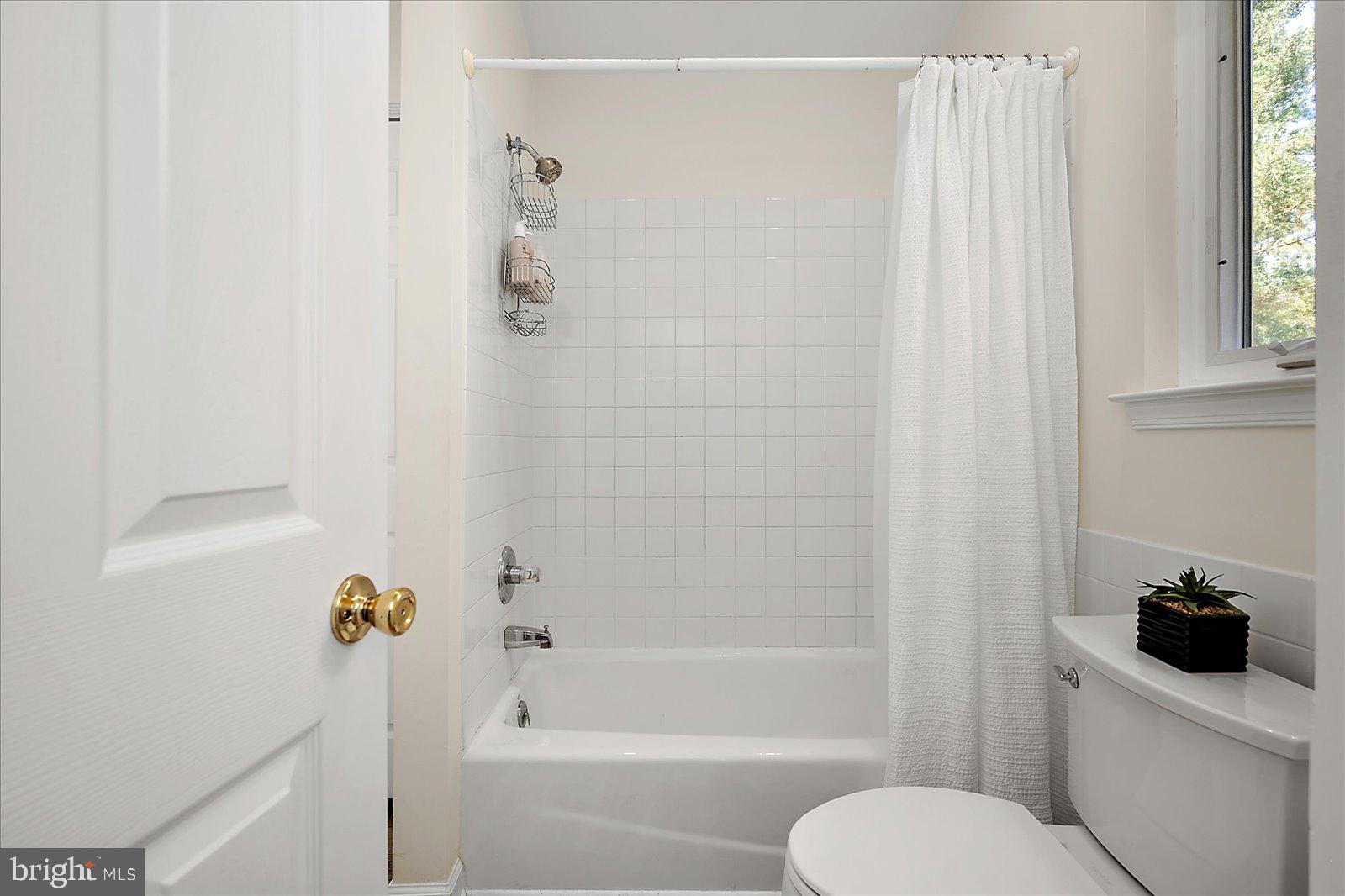 11531 Quillin Way Berlin, MD 21811 - Photo 32 of 73 Full Bath 2: Jack/Jiill between Bedrooms 2 and 3