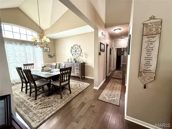$749,000 | 818 Summit Glen Court, Fenton, MO 63026