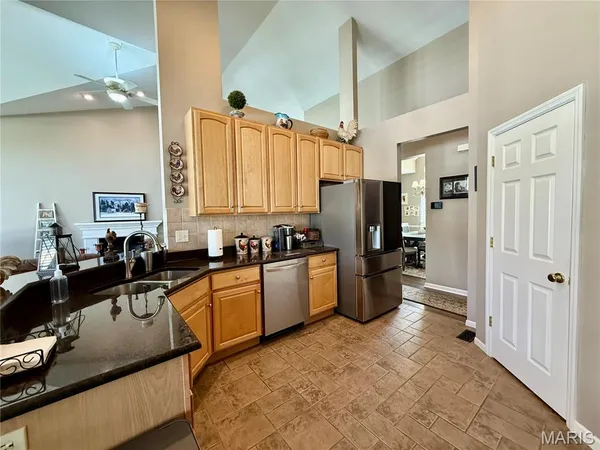 $749,000 | 818 Summit Glen Court, Fenton, MO 63026