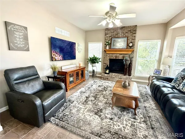 $749,000 | 818 Summit Glen Court, Fenton, MO 63026