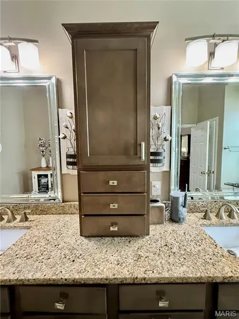 $749,000 | 818 Summit Glen Court, Fenton, MO 63026