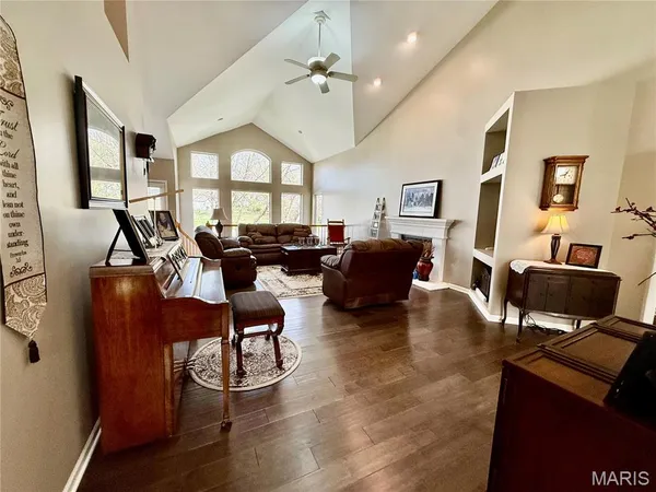 $749,000 | 818 Summit Glen Court, Fenton, MO 63026
