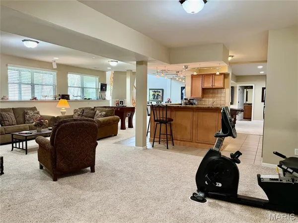 $749,000 | 818 Summit Glen Court, Fenton, MO 63026