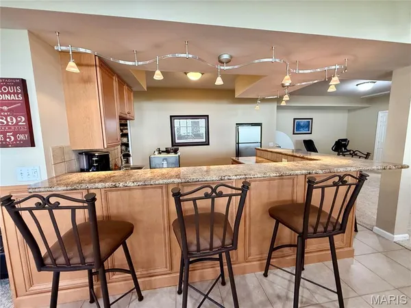 $749,000 | 818 Summit Glen Court, Fenton, MO 63026
