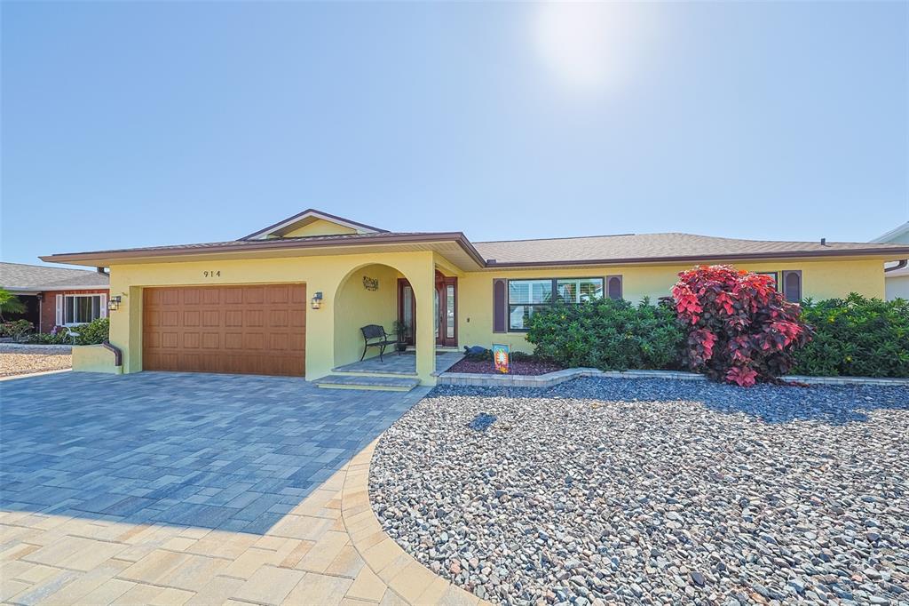 914 Chipaway Drive Apollo Beach, FL 33572 - Photo 4 of 49 a view of front door and porch