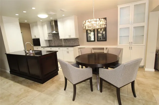 $1,900 | 514 Finsbury Circle, Unit B, Sun City Center, FL 33573