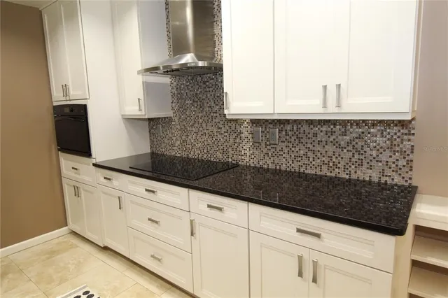 $1,900 | 514 Finsbury Circle, Unit B, Sun City Center, FL 33573