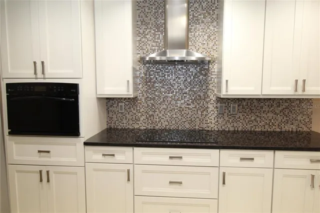 $1,900 | 514 Finsbury Circle, Unit B, Sun City Center, FL 33573