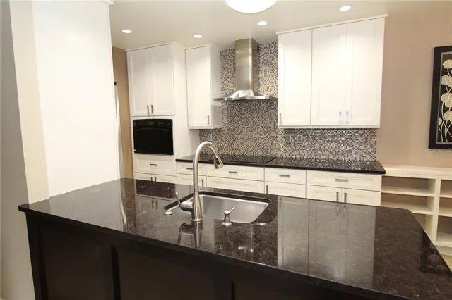 $1,900 | 514 Finsbury Circle, Unit B, Sun City Center, FL 33573