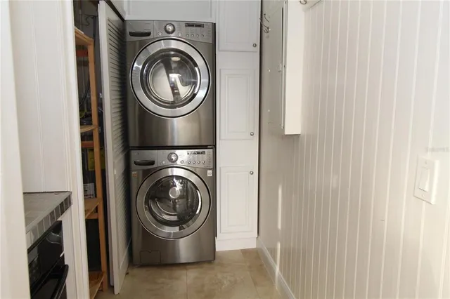 $1,900 | 514 Finsbury Circle, Unit B, Sun City Center, FL 33573