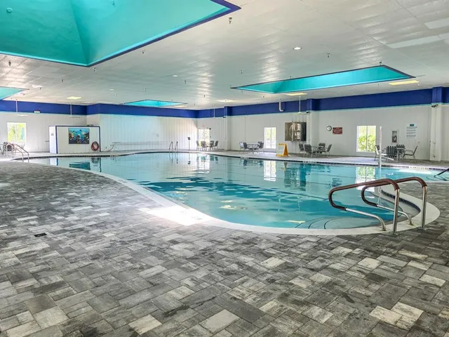 $1,900 | 514 Finsbury Circle, Unit B, Sun City Center, FL 33573