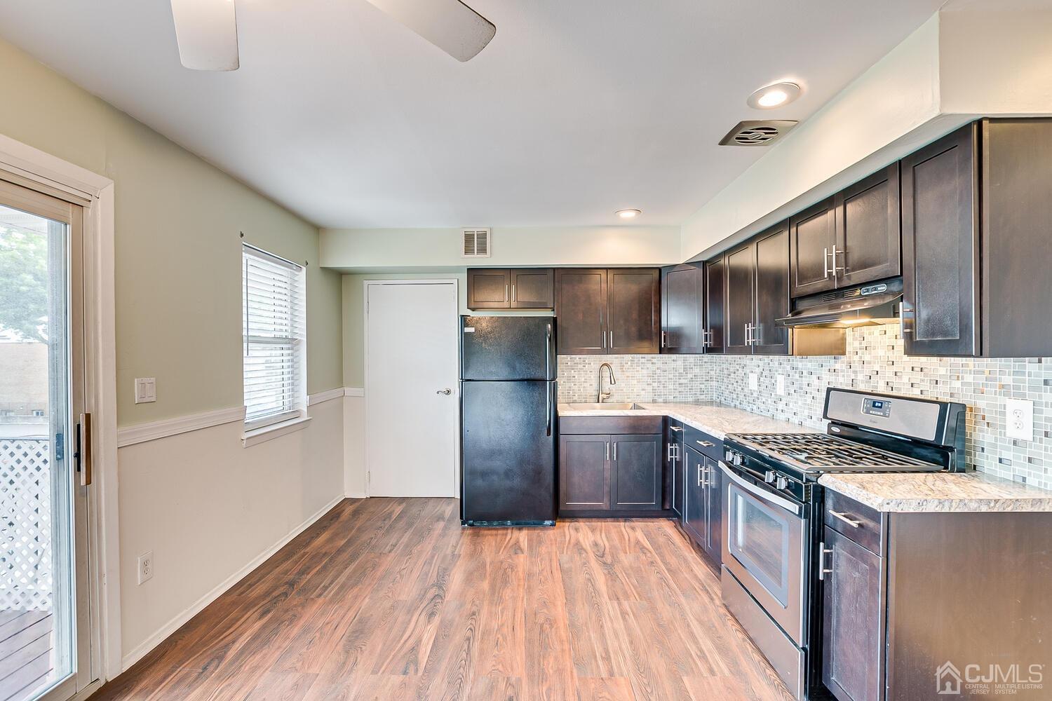 193 Evergreen Road, Unit 9B Edison, NJ 08837 - Photo 11 of 21 Gallery Image 11