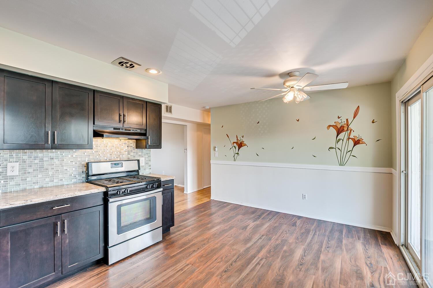 193 Evergreen Road, Unit 9B Edison, NJ 08837 - Photo 12 of 21 Gallery Image 12