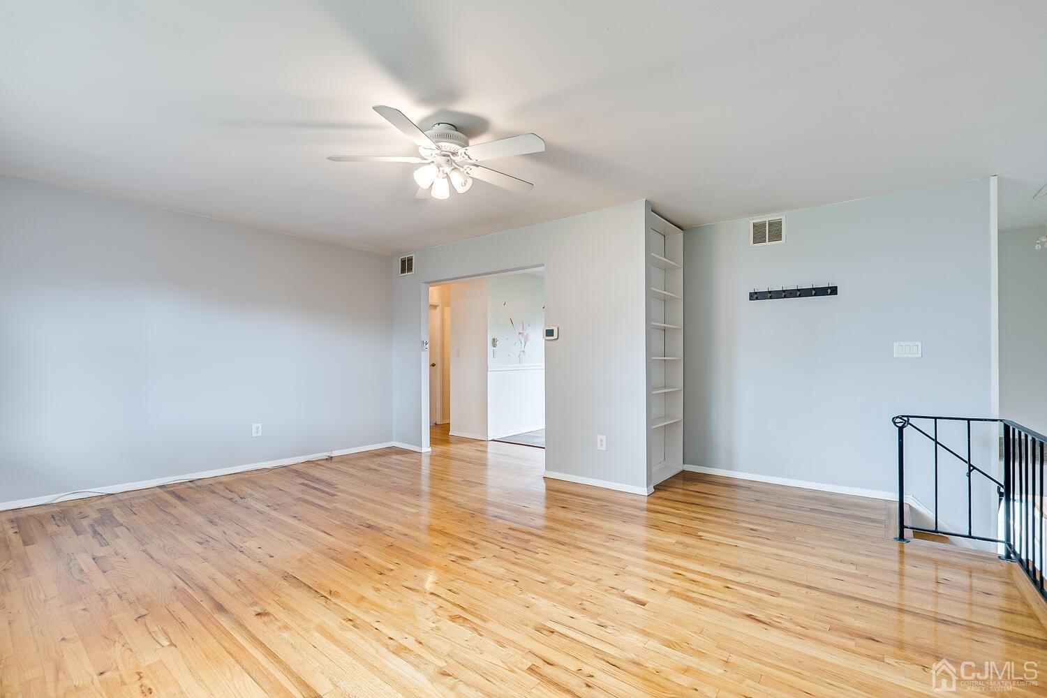 193 Evergreen Road, Unit 9B Edison, NJ 08837 - Photo 4 of 21 Gallery Image 4