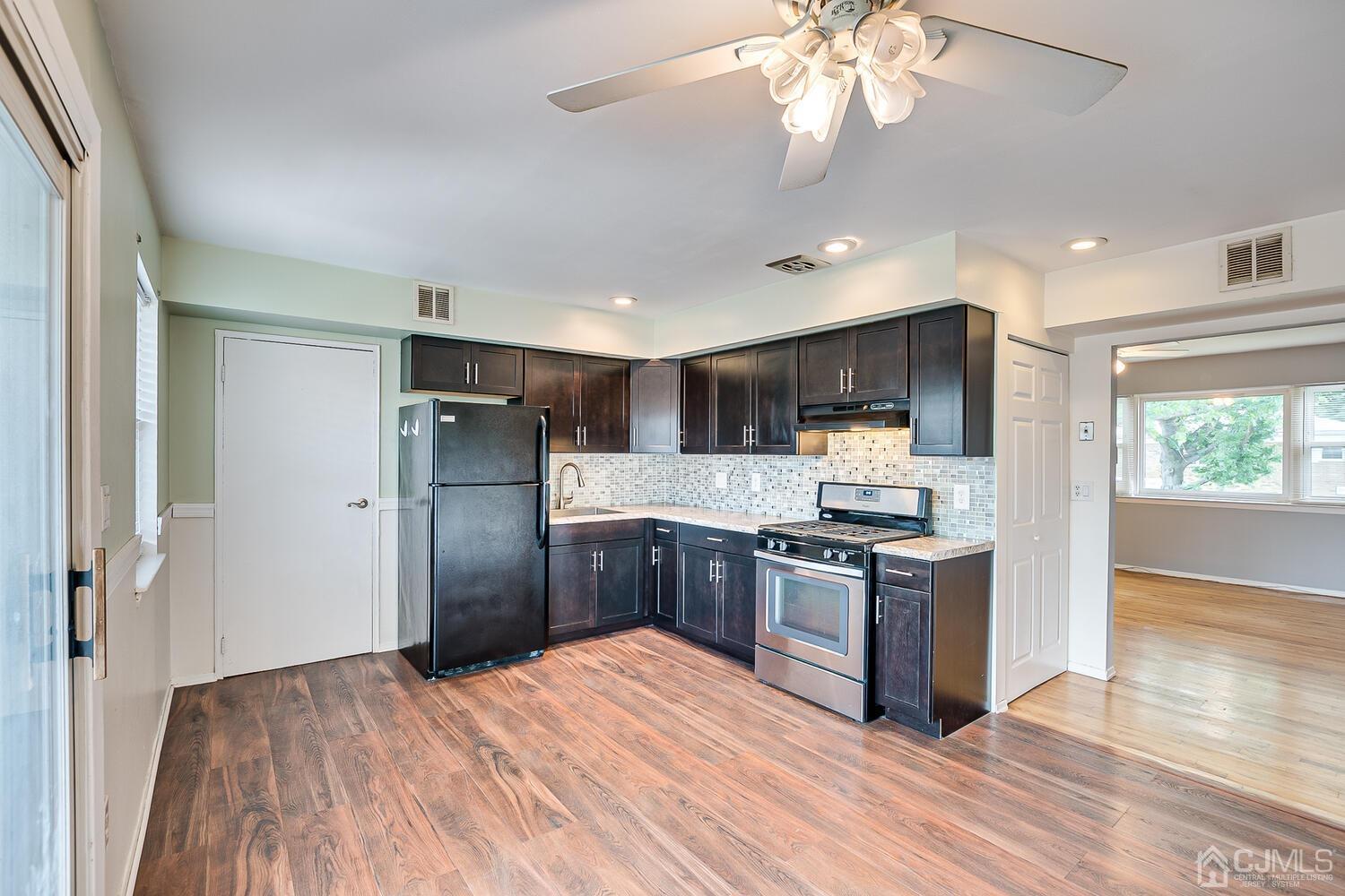 193 Evergreen Road, Unit 9B Edison, NJ 08837 - Photo 10 of 21 Gallery Image 10