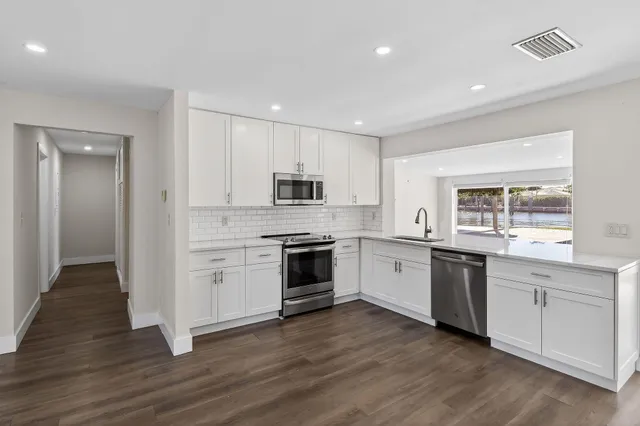 $12,500 | 122 Arlington Place, West Palm Beach, FL 33405