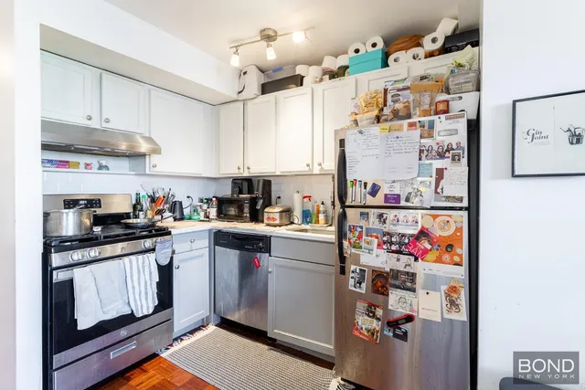 $3,650 | 156 Sackett Street, Unit 3A | Columbia Street Waterfront