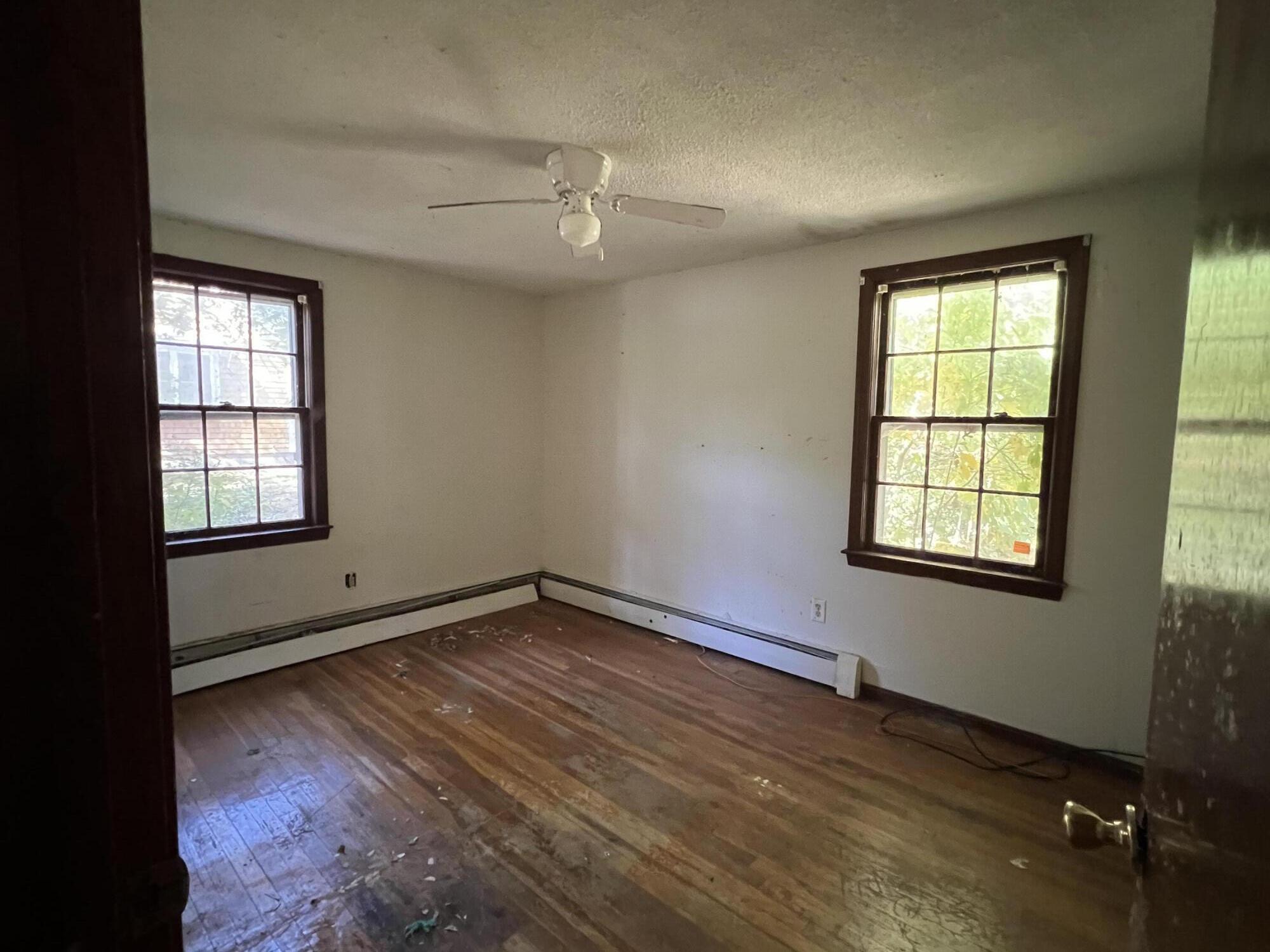 53 Woodland Avenue Mashpee, MA 02649 - Photo 4 of 19 IMG-5254