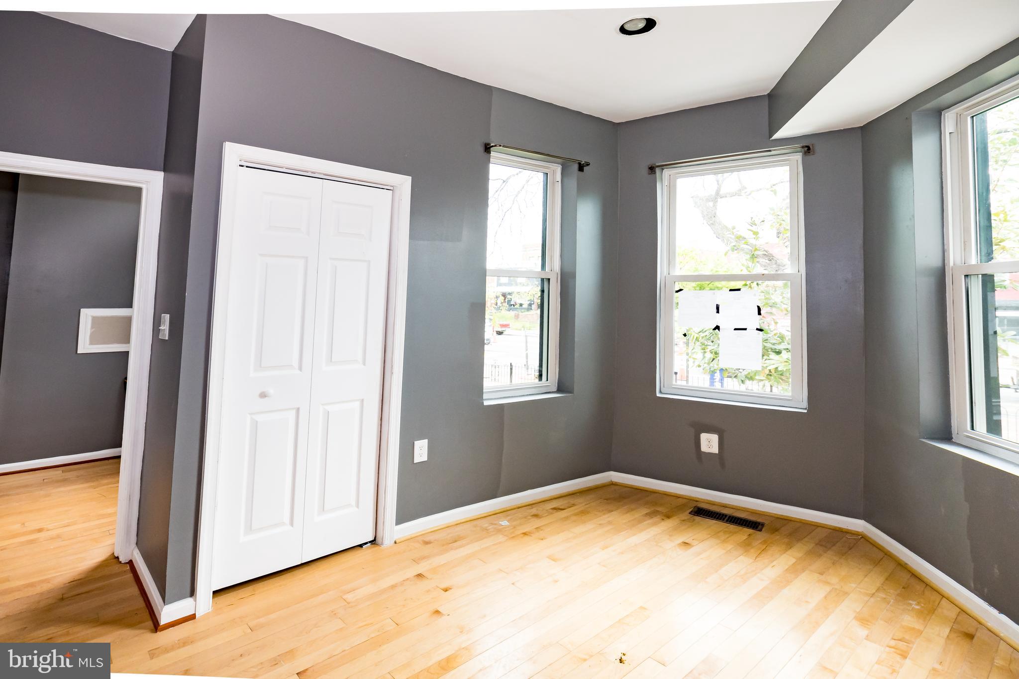 1427 New Jersey Avenue Northwest Washington, DC 20001 - Photo 15 of 29 a view of empty room with window