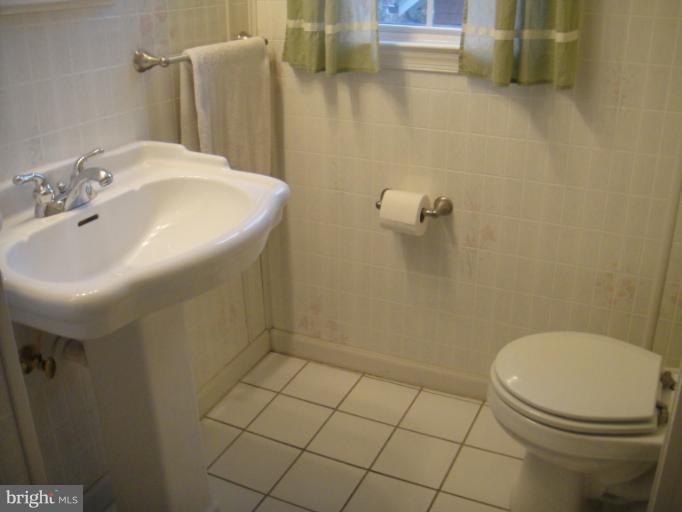 406 Forest View Road Linthicum, MD 21090 - Photo 11 of 28 Bath
