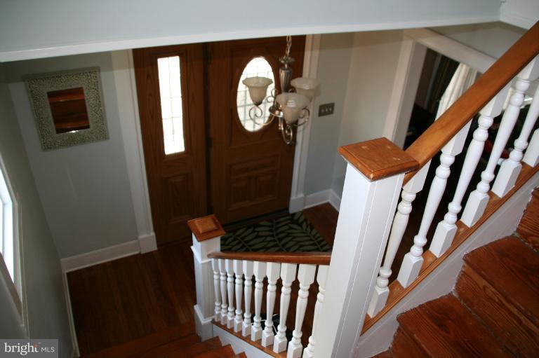 406 Forest View Road Linthicum, MD 21090 - Photo 6 of 28 Interior (General)
