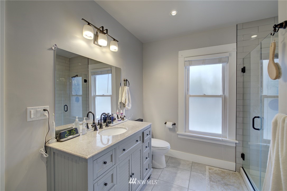 10104 Northeast 189th Street Bothell, WA 98011 - Photo 12 of 25 Gallery Image 12