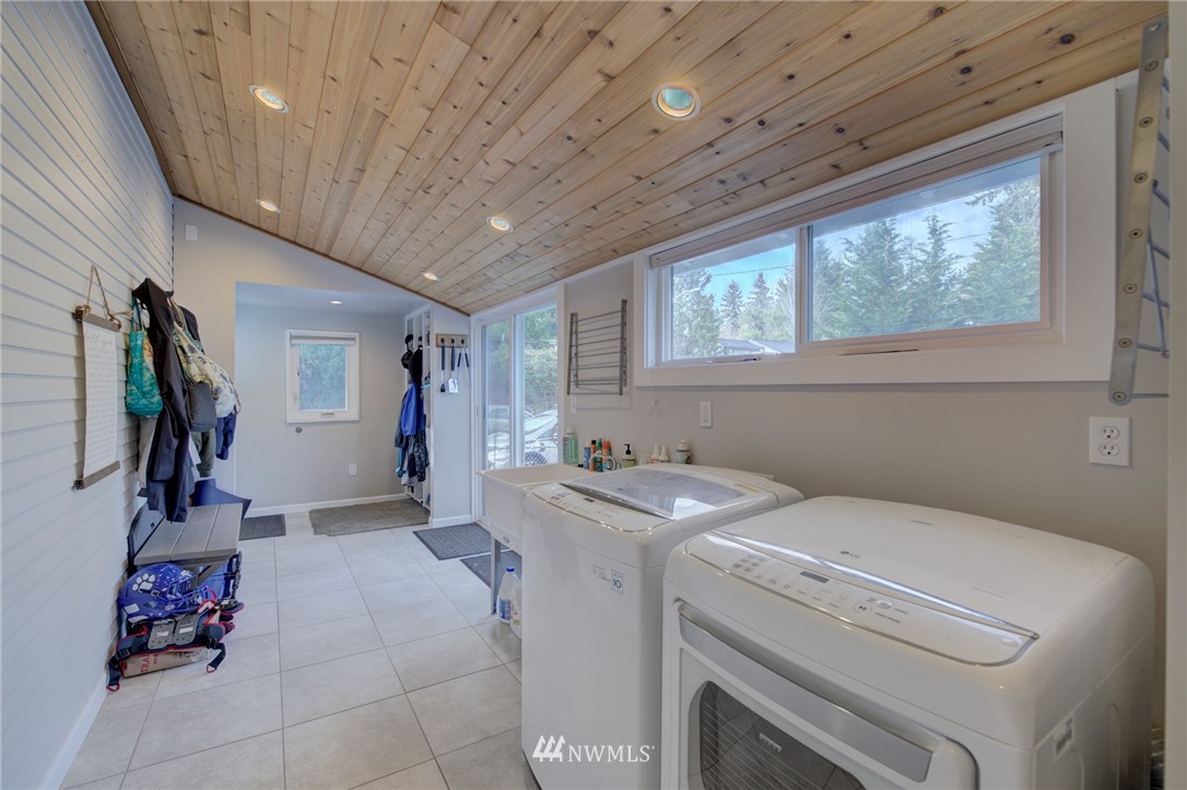 10104 Northeast 189th Street Bothell, WA 98011 - Photo 15 of 25 Gallery Image 15