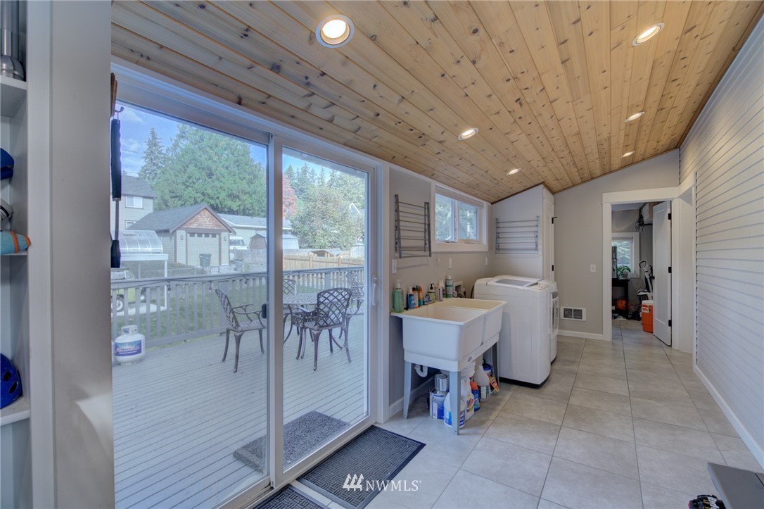 10104 Northeast 189th Street Bothell, WA 98011 - Photo 16 of 25 Gallery Image 16