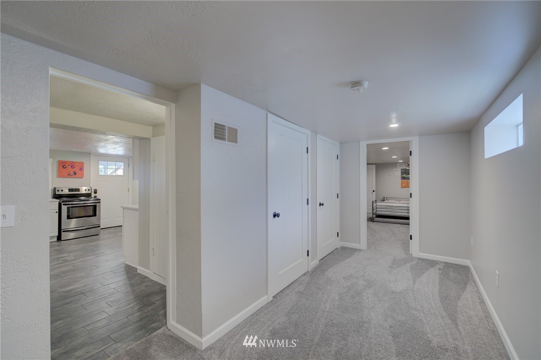 10104 Northeast 189th Street Bothell, WA 98011 - Photo 17 of 25 Gallery Image 17