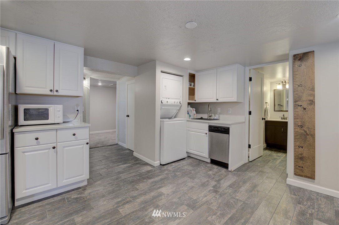 10104 Northeast 189th Street Bothell, WA 98011 - Photo 19 of 25 Gallery Image 19