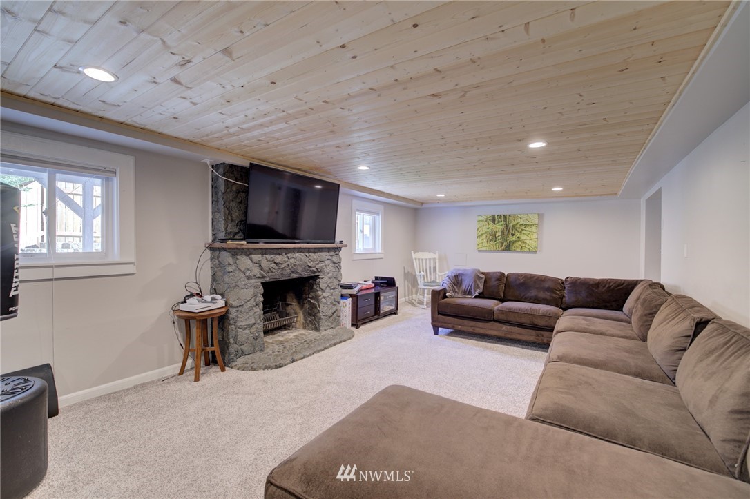 10104 Northeast 189th Street Bothell, WA 98011 - Photo 20 of 25 Gallery Image 20