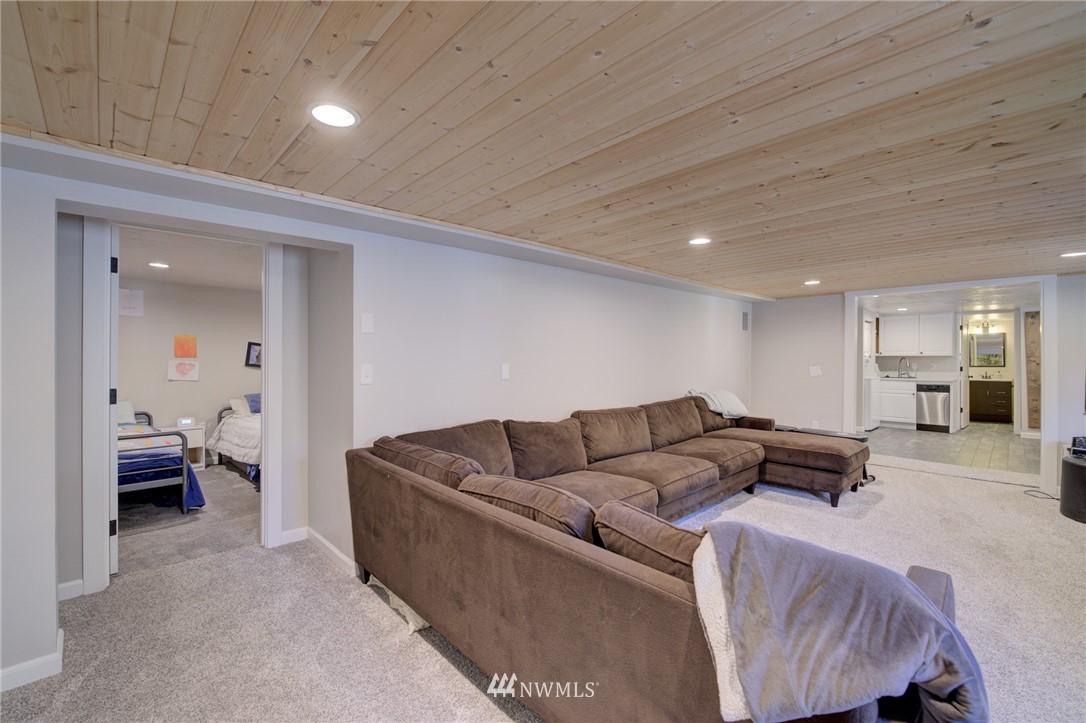10104 Northeast 189th Street Bothell, WA 98011 - Photo 21 of 25 Gallery Image 21