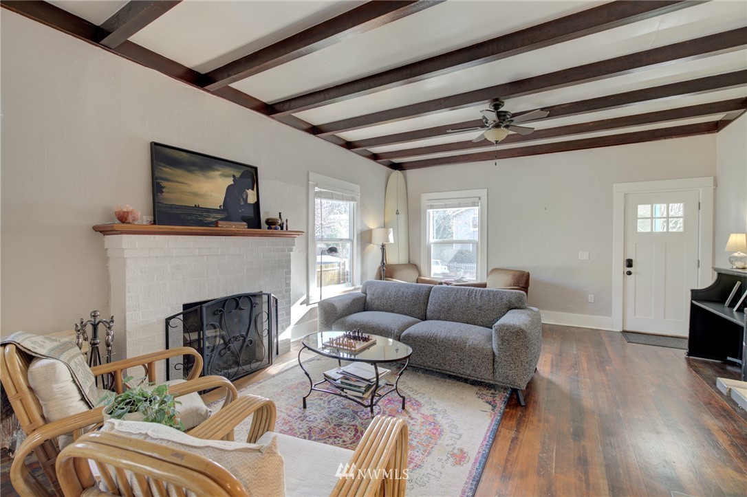 10104 Northeast 189th Street Bothell, WA 98011 - Photo 7 of 25 Gallery Image 7