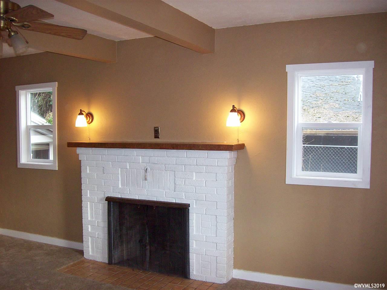 585 Shipping Street Northeast Salem, OR 97301 - Photo 3 of 5