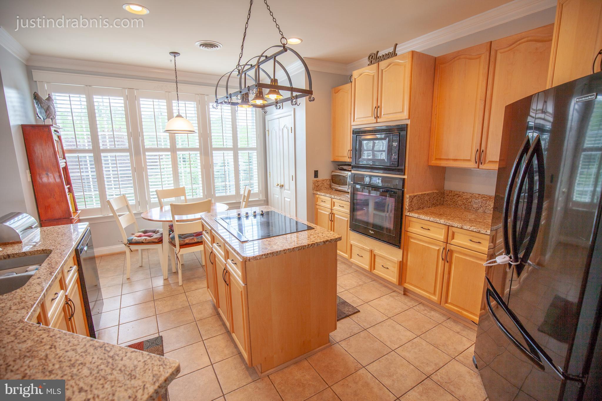 558 Gala Road Inwood, WV 25428 - Photo 4 of 30 Kitchen