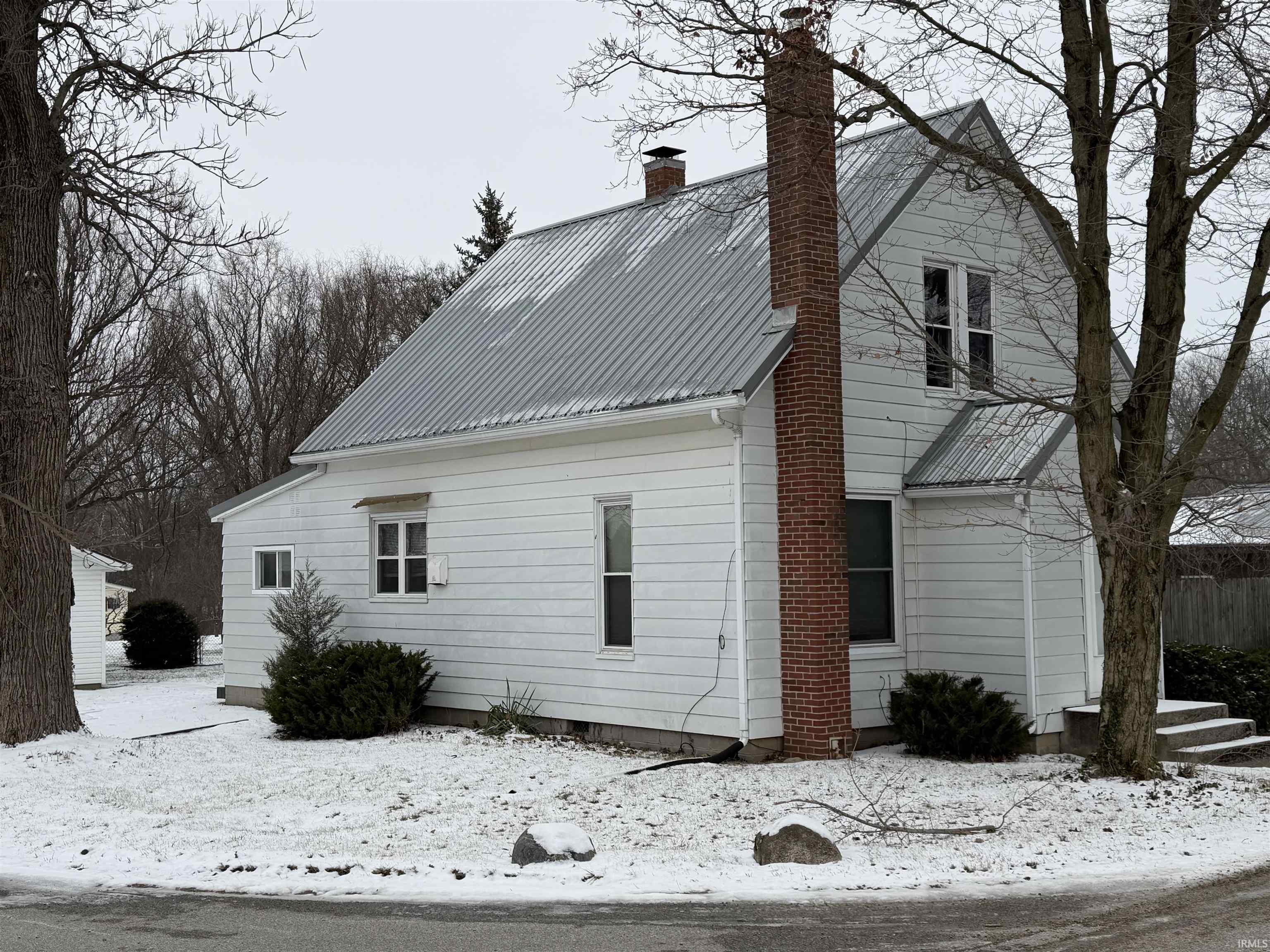 8427 North Piqua Road Decatur, IN 46733 - Photo 2 of 21