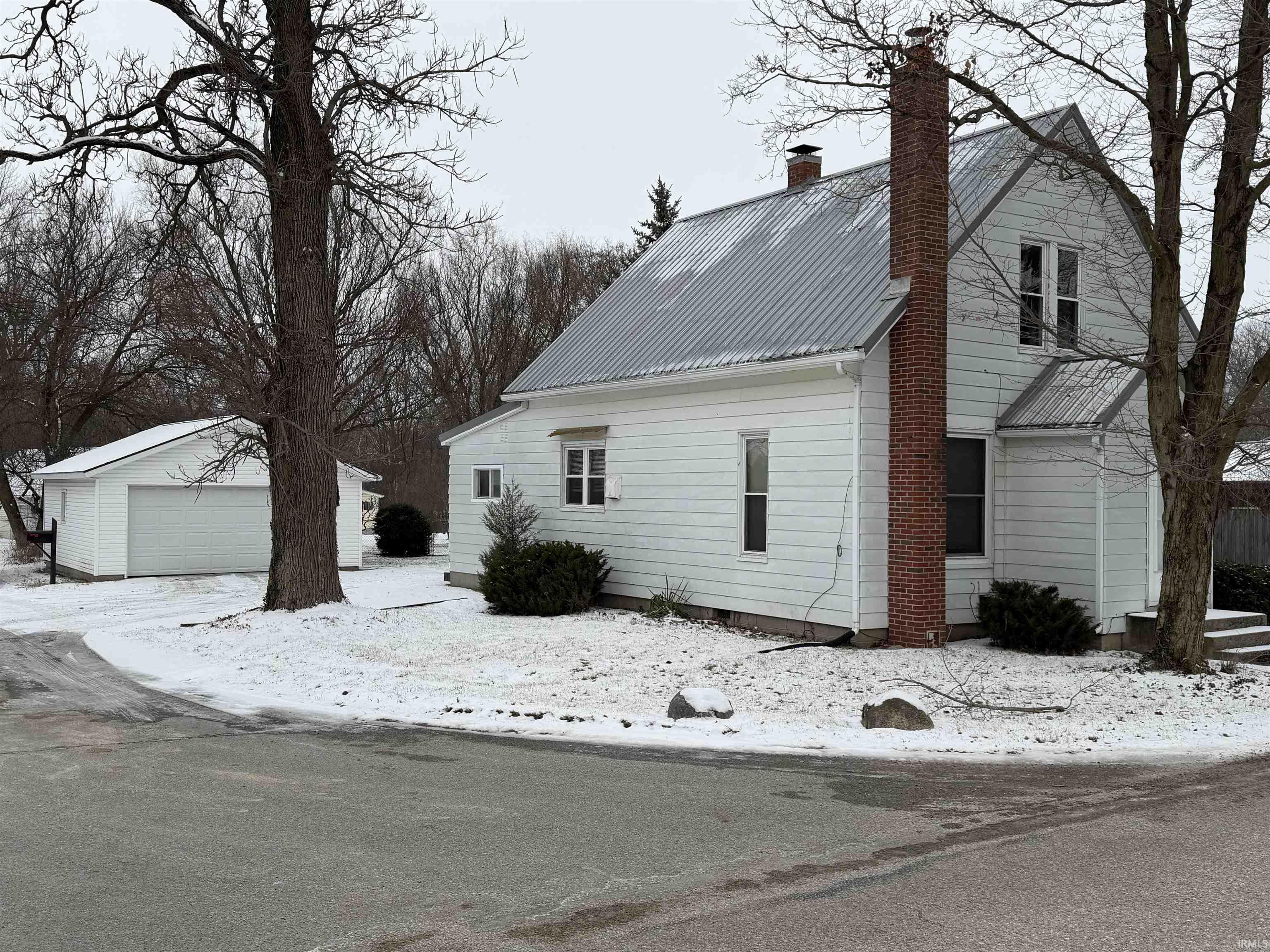 8427 North Piqua Road Decatur, IN 46733 - Photo 3 of 21